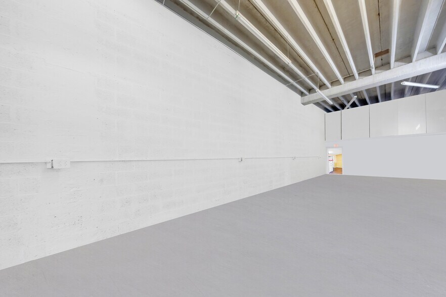 More Photos Of 12300-12316 SW 131st Ave, Miami Warehouse For Lease
