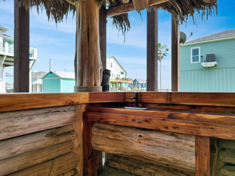 More Photos Of 944 Raymond, Crystal Beach Specialty For Sale