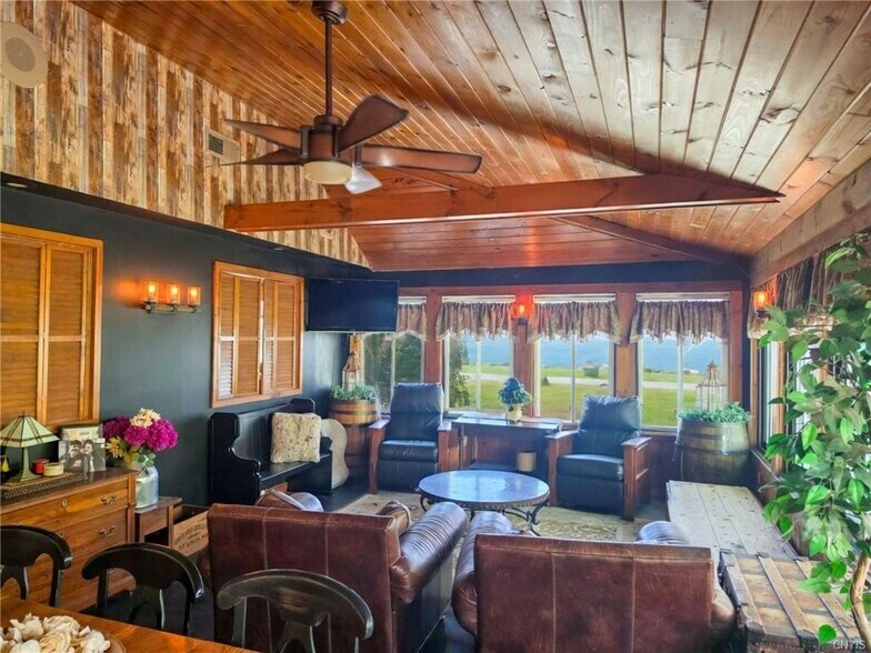 More Photos Of 6266 Lakeshore Rd, Verona Beach Restaurant For Sale