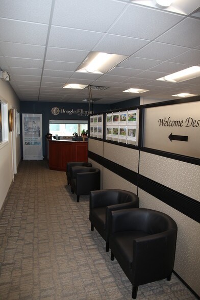 More Photos Of 996 W Jericho Tpke, Smithtown Office For Lease