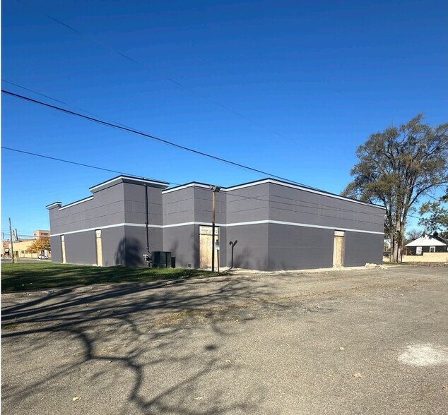 Primary Photo Of 4811 Venoy Rd, Wayne Medical For Sale