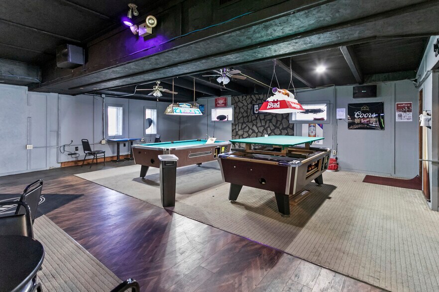 More Photos Of 220 N Old Route 66, Litchfield Restaurant For Sale