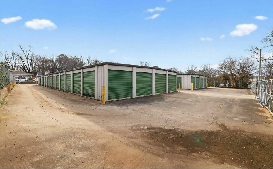 More Photos Of 939 N Logan St, Gaffney Self Storage For Sale