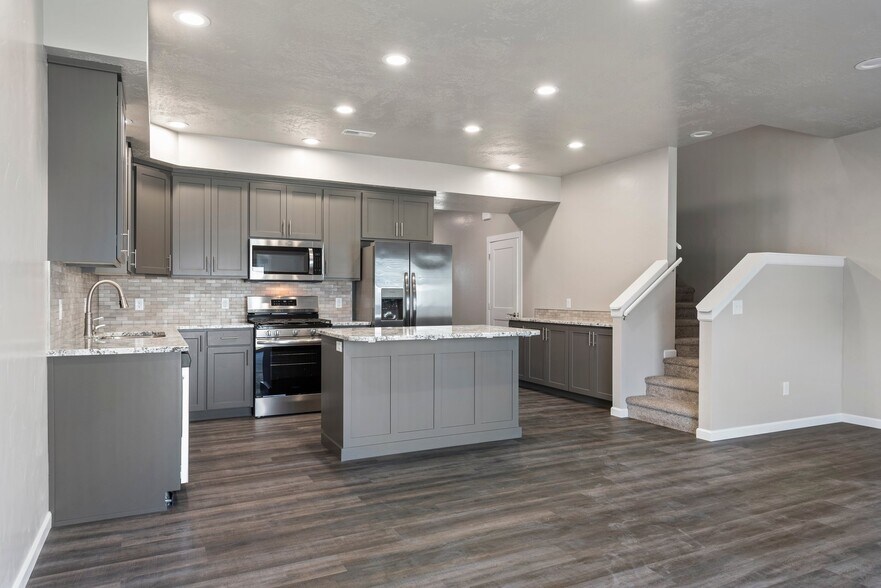 More Photos Of 560 Park Springs Ave, Baker City Apartments For Sale