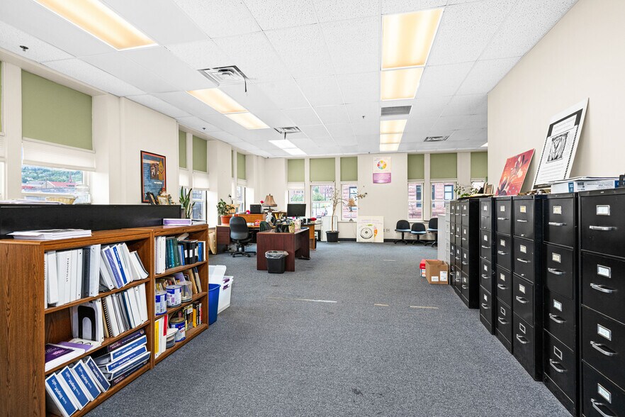 More Photos Of 202 E Superior St, Duluth Office For Sale
