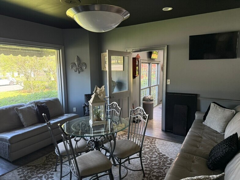 More Photos Of 2513 Dauphin St, Mobile Healthcare For Sale