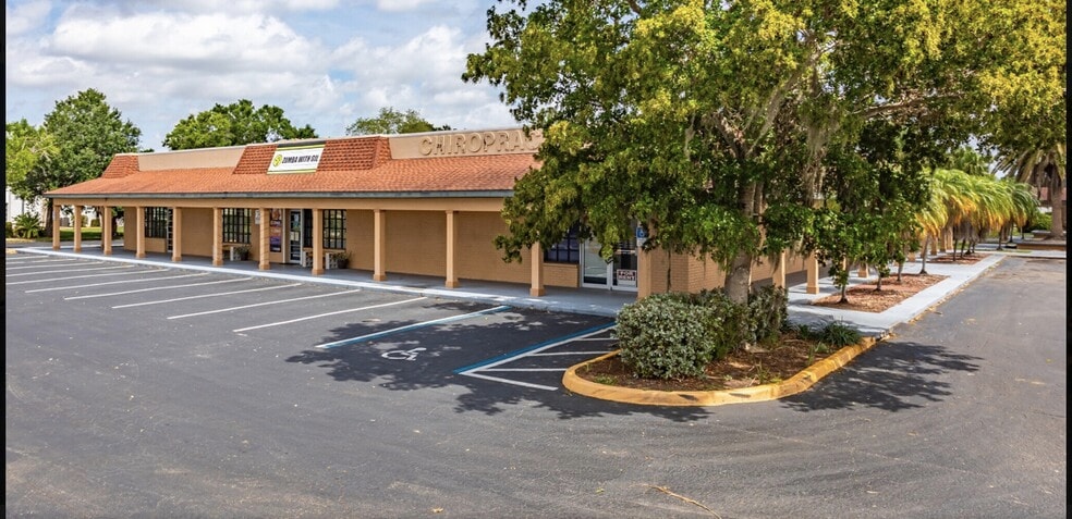 More Photos Of 7050 Winkler Rd, Fort Myers Restaurant For Lease