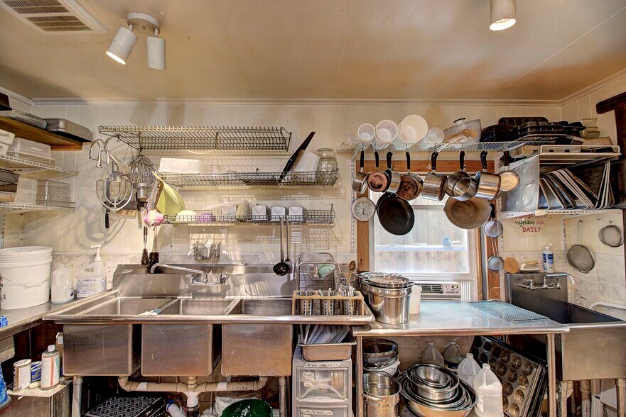 More Photos Of 300 Main St, Hot Springs Freestanding For Sale