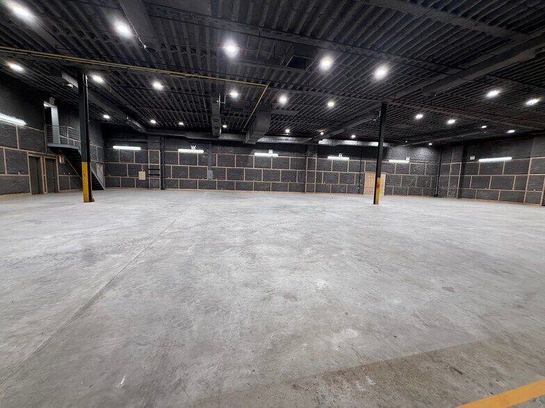 More Photos Of 1539 Covert St, Ridgewood Warehouse For Lease