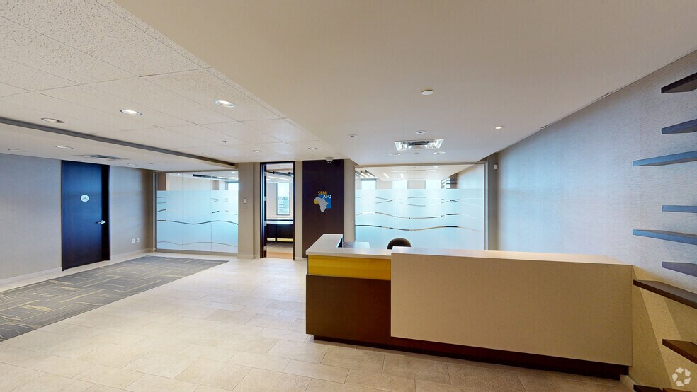 Primary Photo Of 100 Boul Alexis-Nihon, Montréal Office For Lease