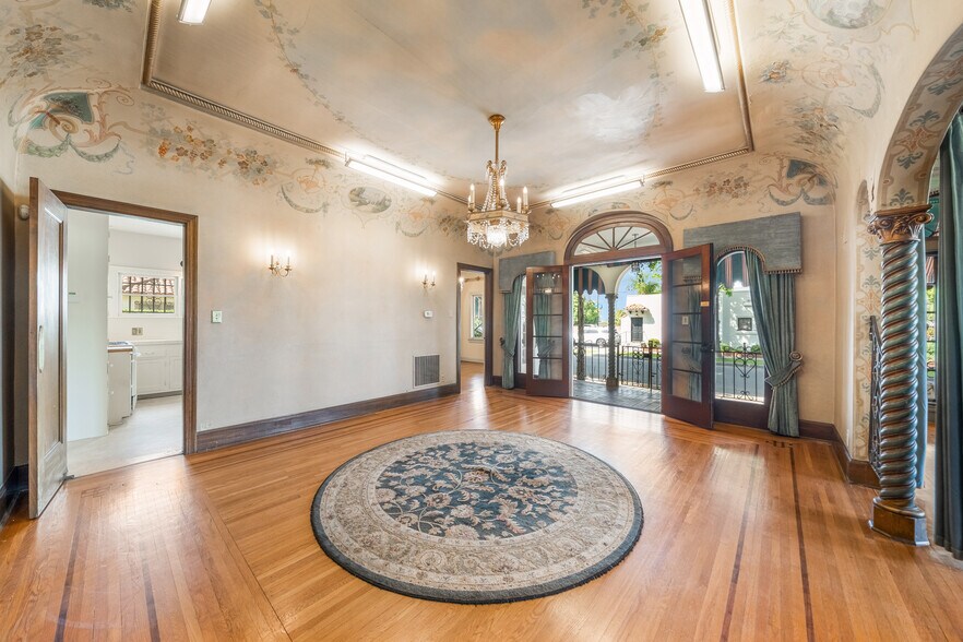 More Photos Of 702-704 E Chapman Ave, Orange Office For Lease