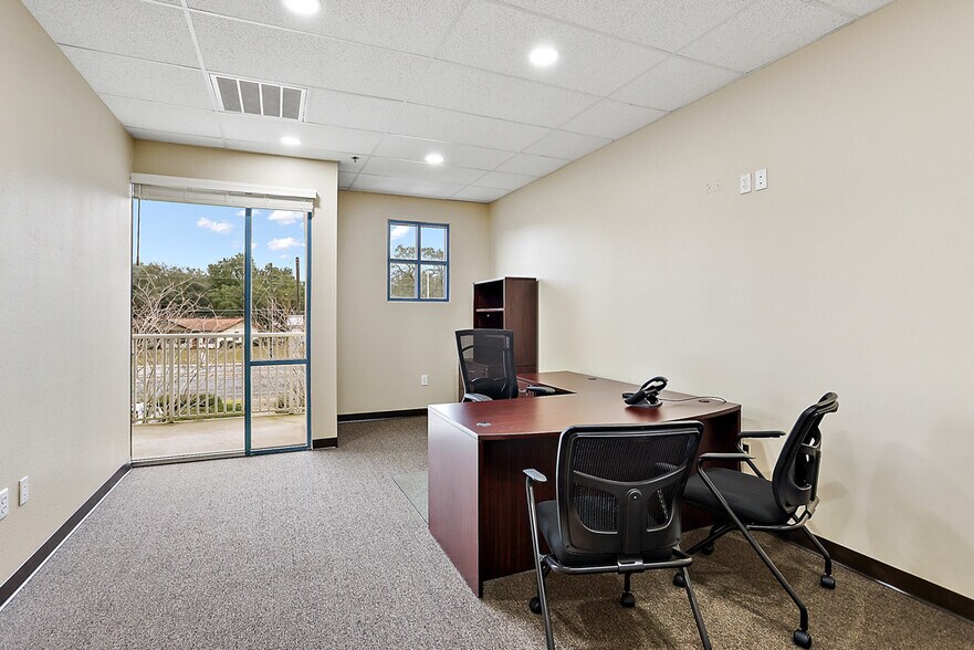 More Photos Of 510 County Road 466, Lady Lake Coworking Space