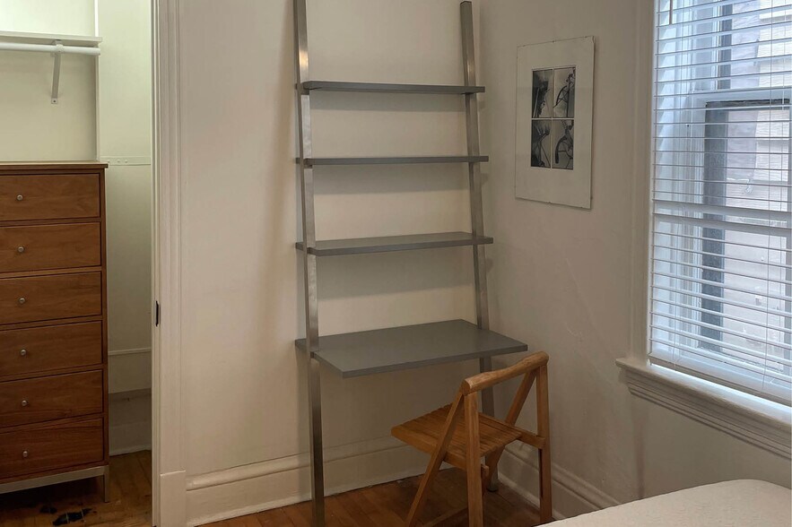 More Photos Of 3489 N Elston Ave, Chicago Storefront Retail Office For Sale