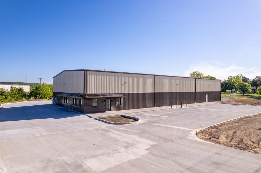 Primary Photo Of 3801 W 51st St, Tulsa Warehouse For Lease