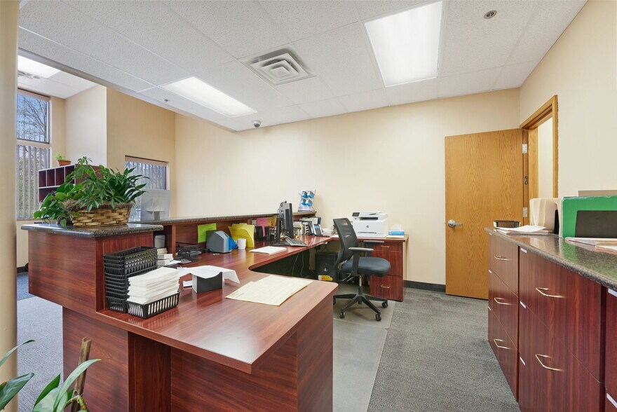 More Photos Of 1560 Beam Ave, Maplewood Medical For Sale