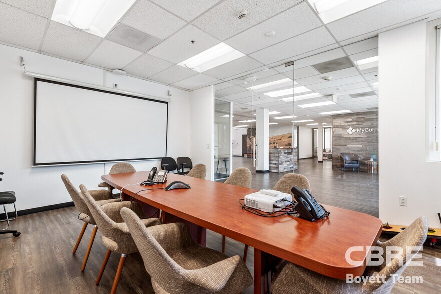 More Photos Of 26025 Mureau Rd, Calabasas Office For Sale
