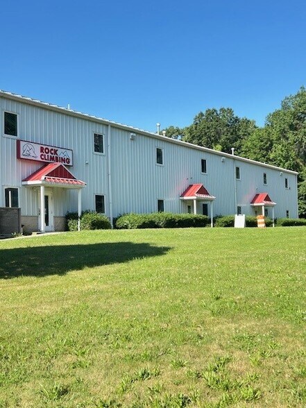 Primary Photo Of 37 Kanes Ln, Middletown Warehouse For Sale
