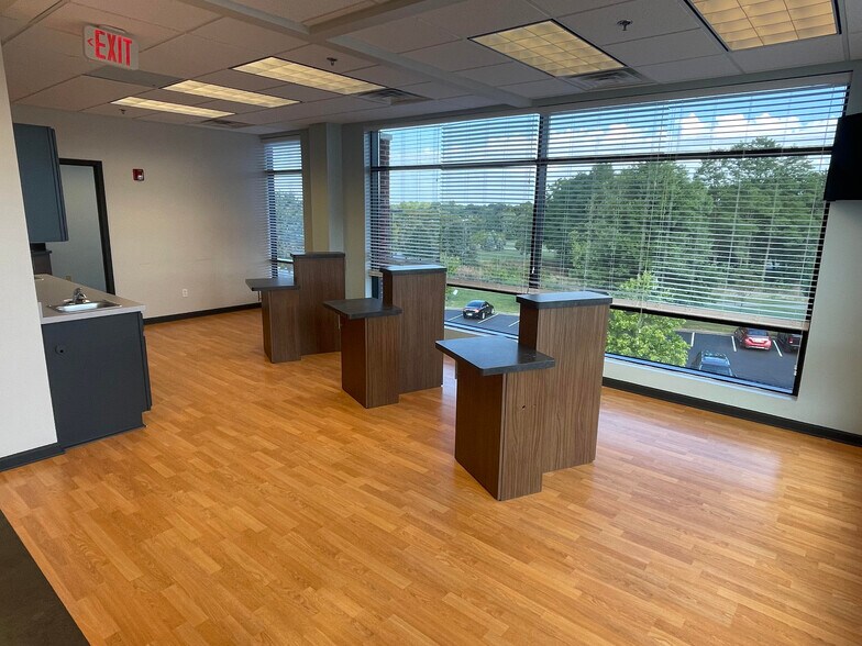 More Photos Of 535 Wellington Way, Lexington Medical For Sale