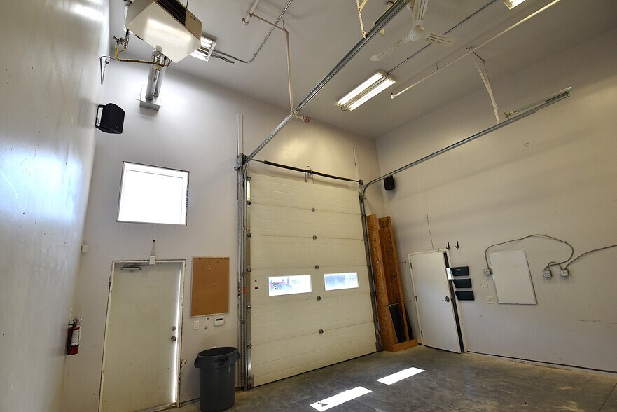 More Photos Of 9903 209 St NW, Edmonton Warehouse For Sale