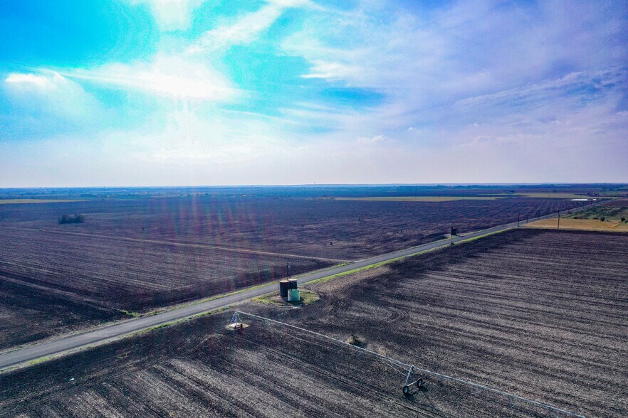 More Photos Of CR 5714 @ CR 5716, La Coste Land For Sale