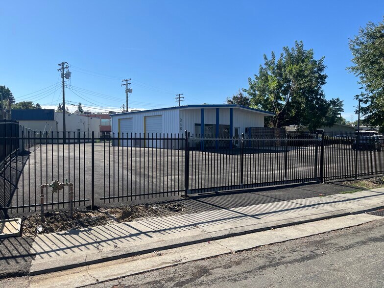 Primary Photo Of 948 Enterprise Dr, Sacramento Showroom For Sale