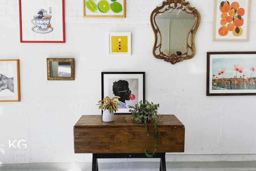 More Photos Of 1328-1332 W Grand Ave, Chicago Freestanding For Lease