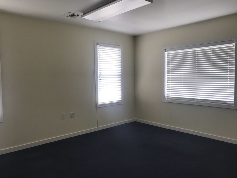 More Photos Of 40 Darby Rd, Paoli Medical For Lease