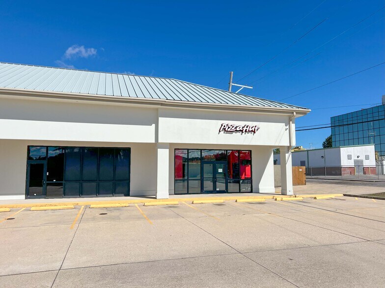 More Photos Of 7211 Regent St, New Orleans Freestanding For Lease