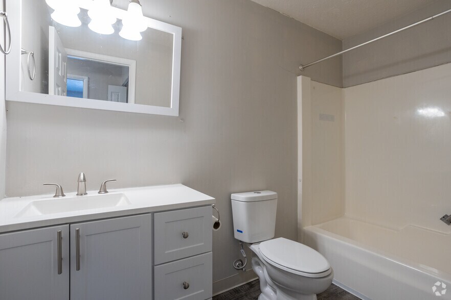 More Photos Of 5530 Kaynorth Rd, Lansing Apartments For Sale