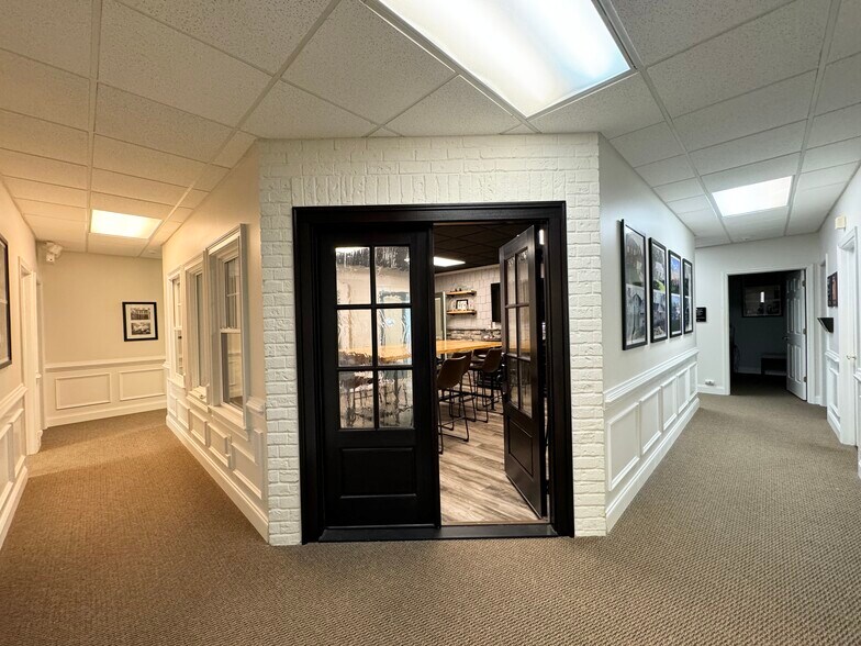 More Photos Of 1550 Oak Industrial Ln, Cumming Warehouse For Lease