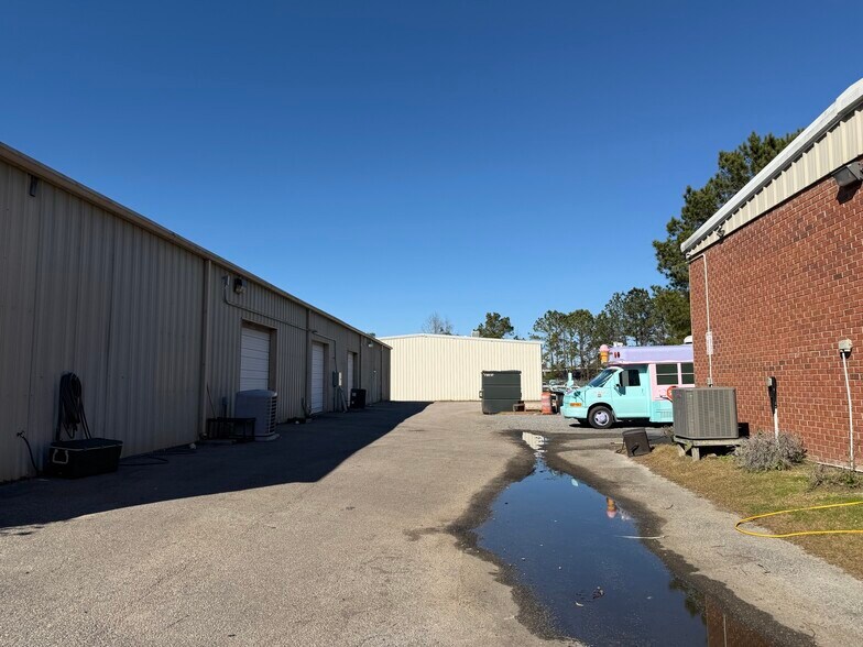 More Photos Of 199 Farmington Rd, Summerville Flex For Sale