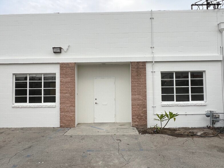 More Photos Of 5436 Cleon Ave, North Hollywood Warehouse For Lease