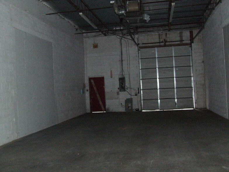 More Photos Of 876 N Lenola Rd, Moorestown Warehouse For Lease