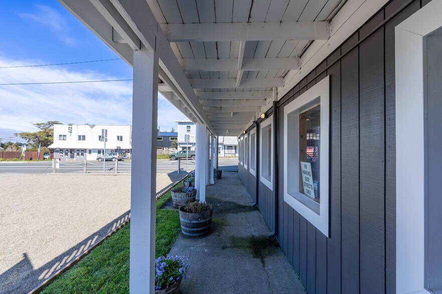 More Photos Of 267 W Sixth St, Port Orford Storefront Retail Residential For Sale