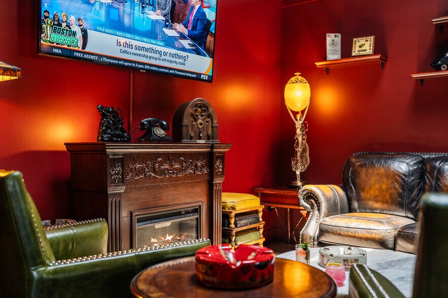 More Photos Of 81 Coxe Ave, Asheville Storefront Retail Office For Lease