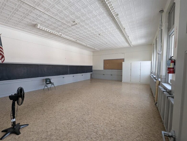 More Photos Of 16 Central st, Claremont Specialty For Sale