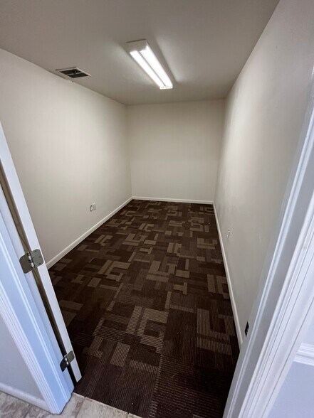 More Photos Of 1209 SE 10th St, Cape Coral Warehouse For Lease