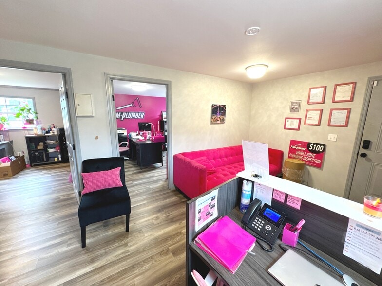 More Photos Of 1916 Jordan Ln NW, Huntsville Freestanding For Sale