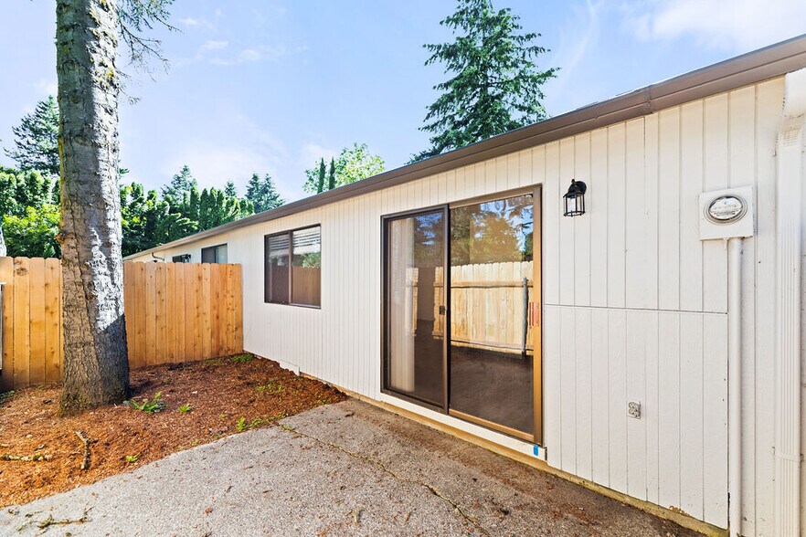 More Photos Of 14623 NE Coast Pine Ct, Vancouver Apartments For Sale