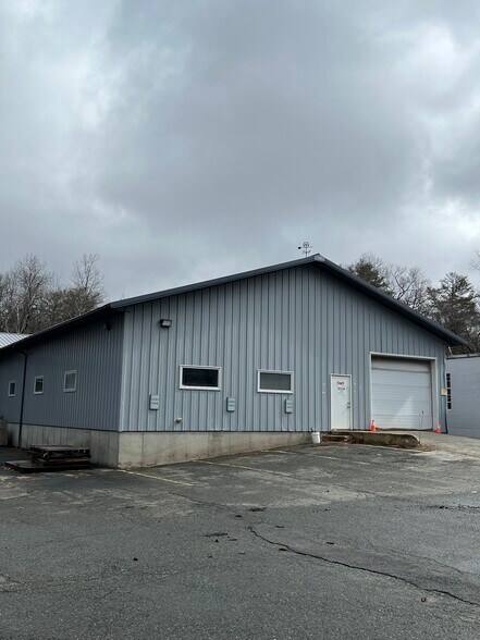 More Photos Of 9 Hale Spring Rd, Plaistow Manufacturing For Lease