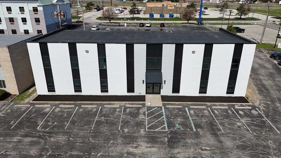 Primary Photo Of 27493 Holiday Ln, Perrysburg Office For Lease