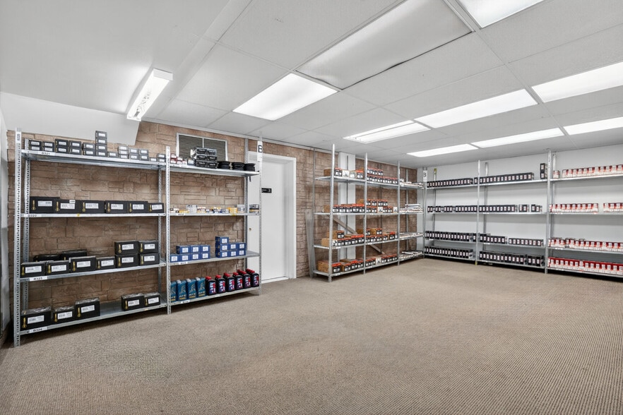 More Photos Of 7475 Boul Saint-Michel, Montréal Freestanding For Sale