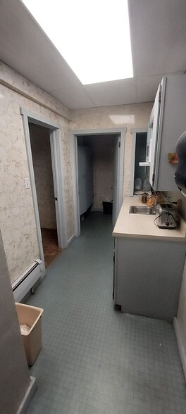 More Photos Of 66-68 Plymouth St, Edwardsville Flex For Sale