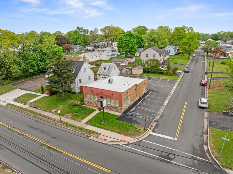 More Photos Of 136 Stelton Rd, Piscataway Freestanding For Sale