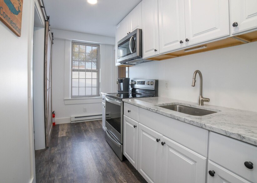 More Photos Of 121-125 Main St, Old Saybrook Storefront Retail Office For Sale