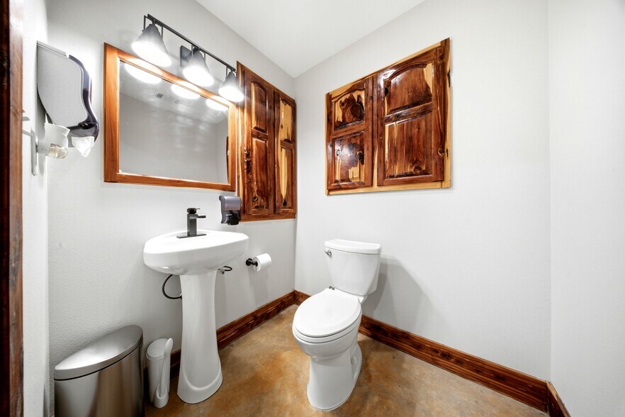 More Photos Of 55 Heritage Rd, Gordonville Office Residential For Sale