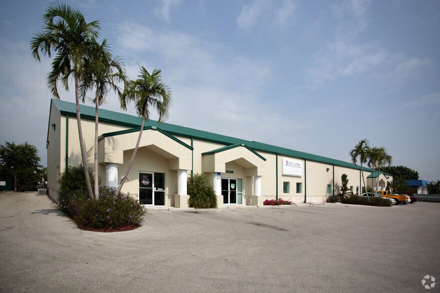 More Photos Of 16266 San Carlos Blvd, Fort Myers General Retail For Lease