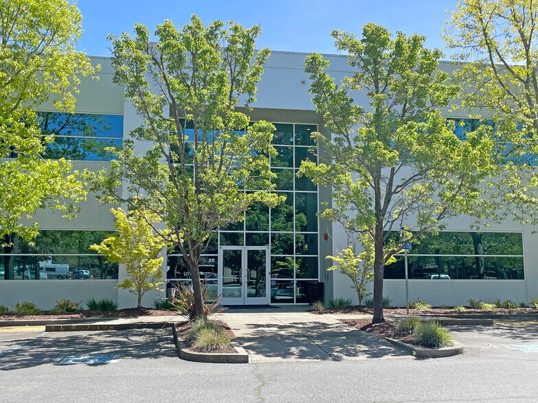 More Photos Of 1450 N McDowell Blvd, Petaluma Research And Development For Lease