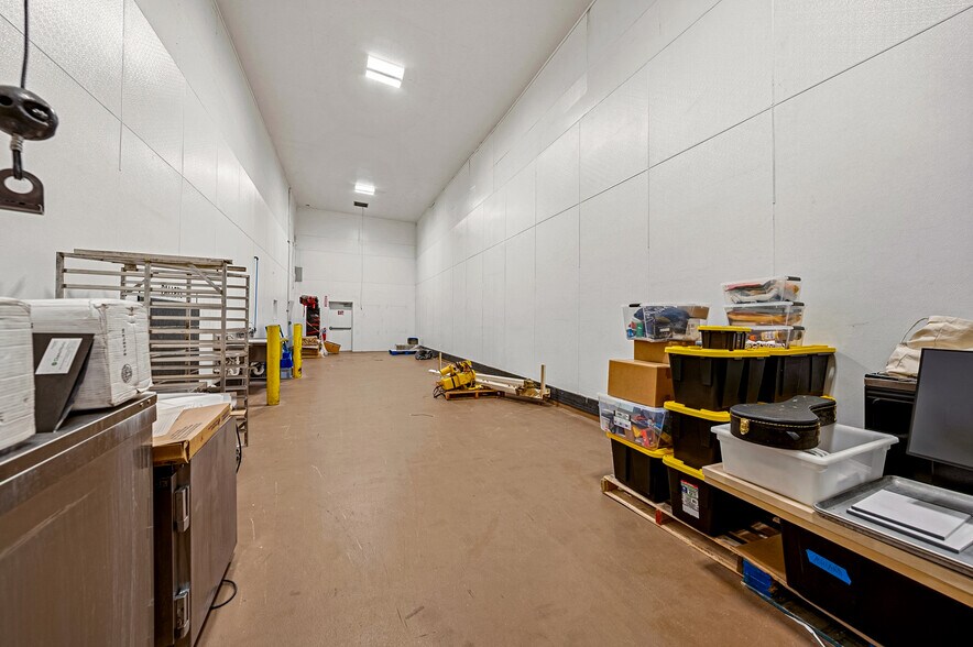 More Photos Of 710 Jefferson Ave, Ashland Light Manufacturing For Lease