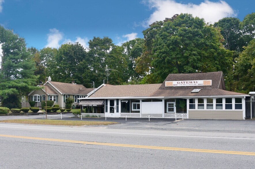 More Photos Of 2567 Cranberry Hwy, Wareham General Retail For Sale